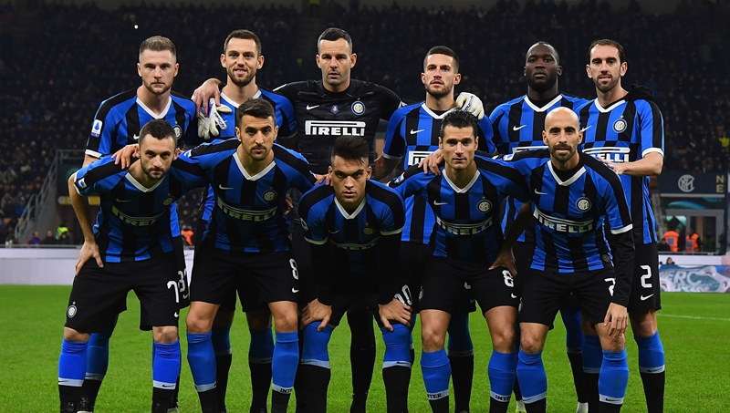 梅西的冠军总数比同期世界上任何俱乐部的冠军总数都要更多！