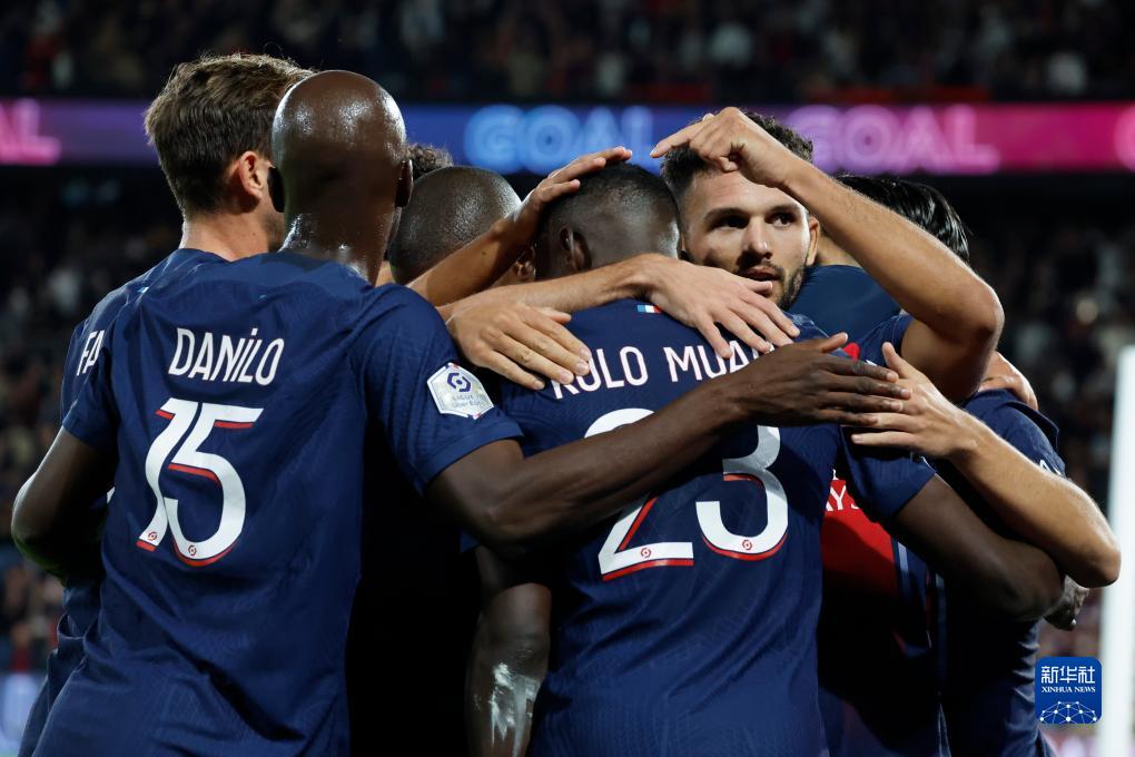 卡什：夏窗我收到好几份报价，但我就想留在维拉，我喜欢这里